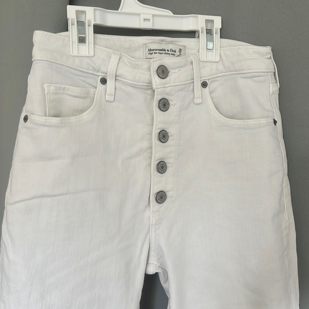 Abercrombie White Jeans, button fly, high waist, size 26